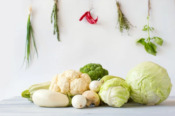 Composition des légumes frais et des épices . — Photo