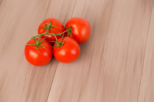 Tomates. Alimentos saudáveis e saudáveis, vegetarianismo . — Fotografia de Stock