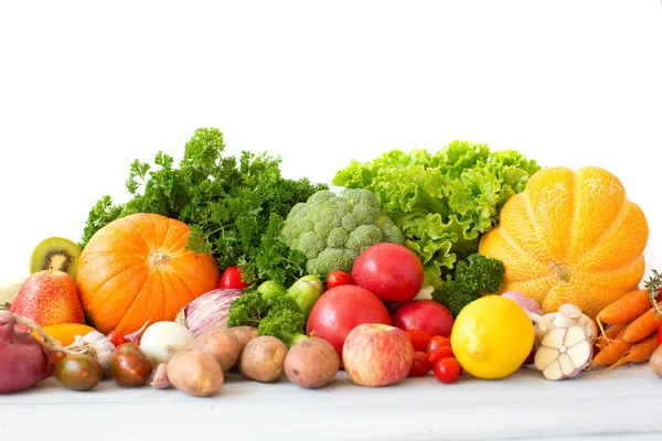 Obrovská skupina čerstvé zeleniny a ovoce. — Stock fotografie