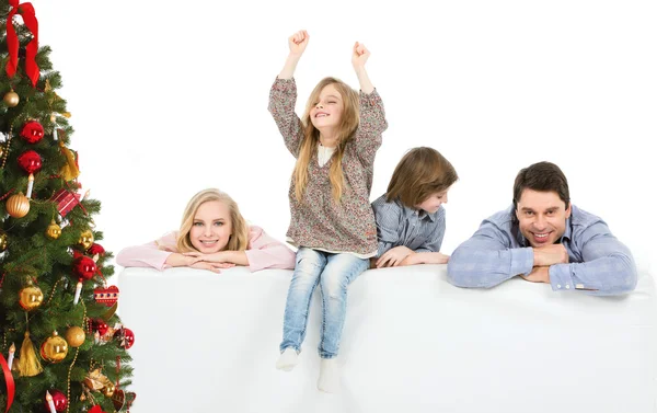 Família é feliz Natal e Ano Novo em casa . — Fotografia de Stock