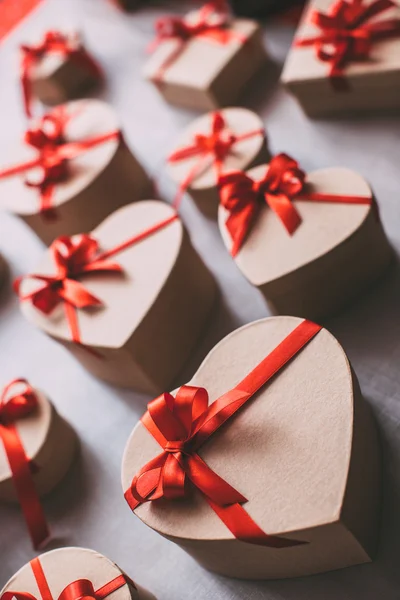 Muitos corações de presentes. Amor. . — Fotografia de Stock