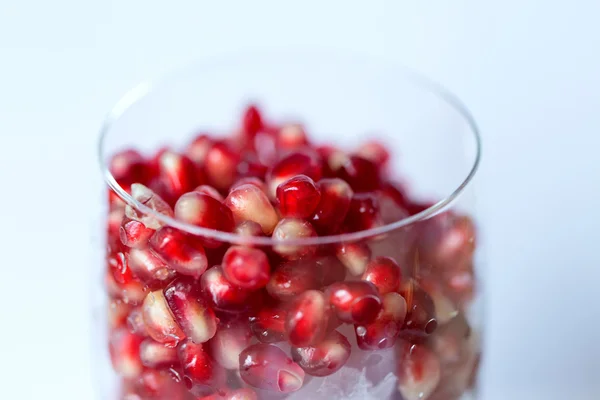 Fruta jugosa de granada madura . —  Fotos de Stock