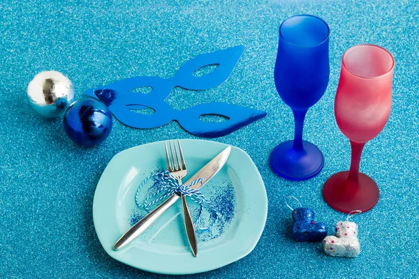 Designed Elegant Christmas Table Two Blue Champagne Glasses Christmas Ornaments — стоковое фото