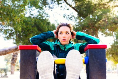 Kadının Crunch yapması 