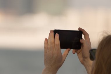 Yakınlaştırılmış Vintage Kızıl saçlı adam fotoğraf çekmek