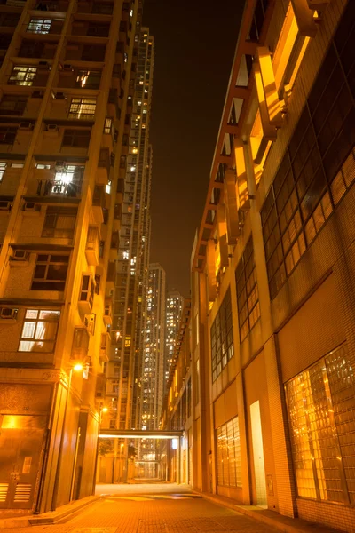 Enlighted Overcrowded apartments and Pedestrian Path — Stock Photo, Image