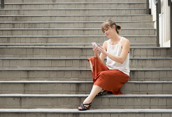 Business Woman working on her Phone — Stock Photo, Image