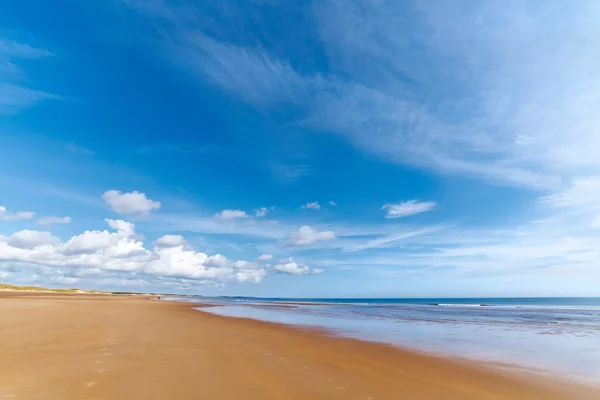 Piaszczysta plaża w Northumberland — Zdjęcie stockowe