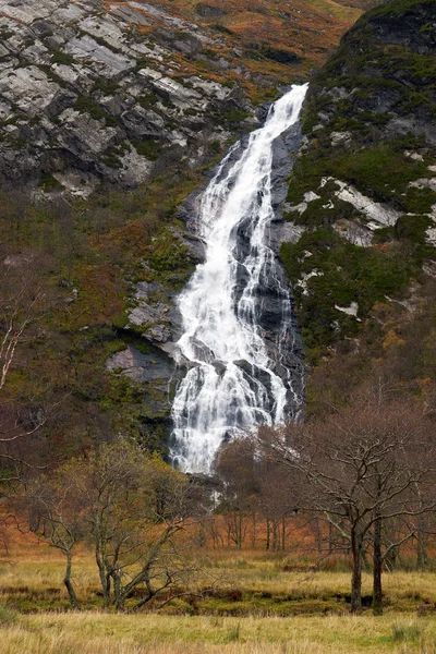 Vattenfall i Glen Nevis — Stockfoto