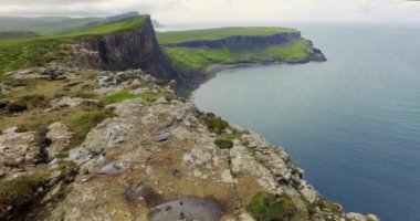 Steep cliffs over Oisgill Bay