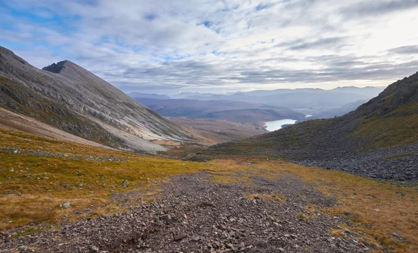 Blick nach unten spidean coire nan clach — Stockfoto