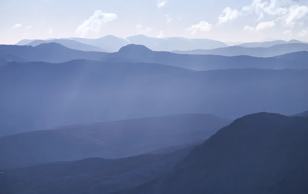 Studené světlo nad skotské vysočiny. — Stock fotografie