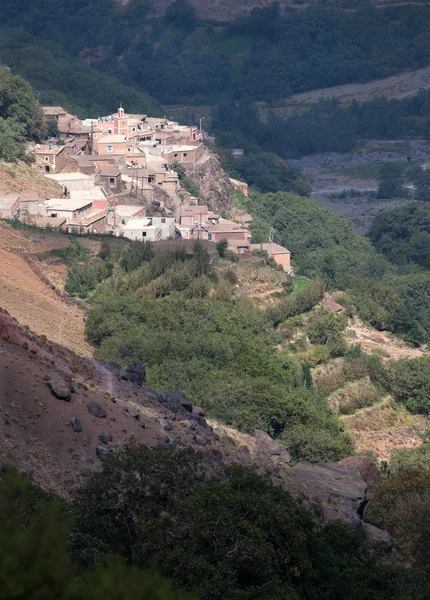 Piccolo villaggio berbero di Mzik — Foto Stock