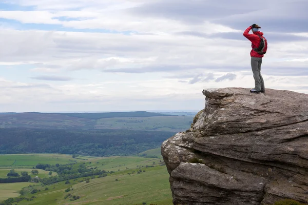 Hiker at Simonside Hills near Rothbury — Stock Photo, Image