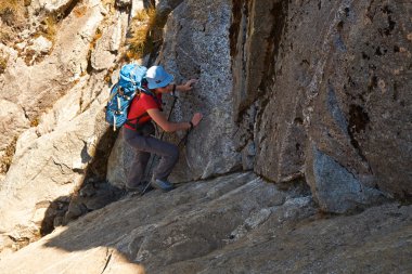 Kayaya tırmanma kadın uzun yürüyüşe çıkan kimse