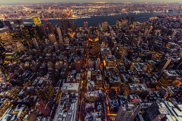 New York Verenigde Staten - maart 03 2016: New York, Manhattan. Nachtverlichting vanuit de lucht. — Stockfoto