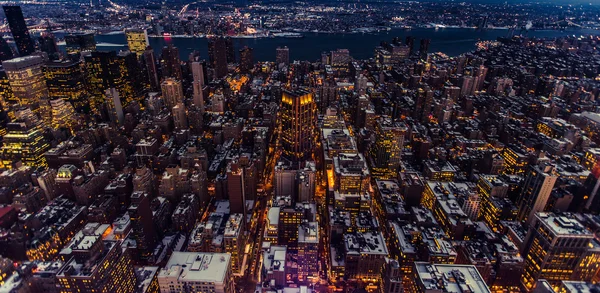 New York USA - 03 marzo 2016: New York, Manhattan. Luci notturne dall'aria . — Foto Stock