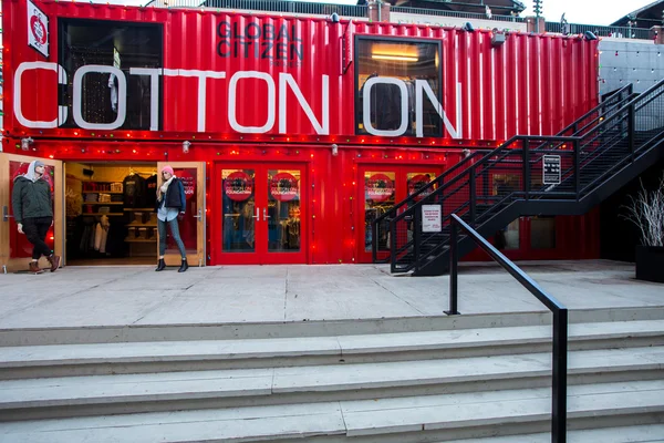 New York'ta bir kutu içinde kırmızı Dükkanı