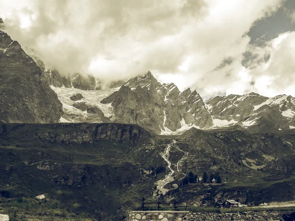 Cervinia aosta valley Jahrgang verblasst — Stockfoto