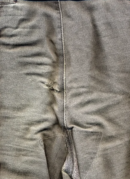 Pantalon déchiré avec trou — Photo