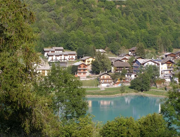 Λίμνη Brusson Στην Κοιλάδα Aosta Ιταλία — Φωτογραφία Αρχείου