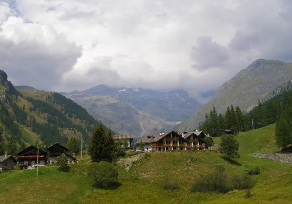 Blick auf das Aostatal in gressoney — Stockfoto