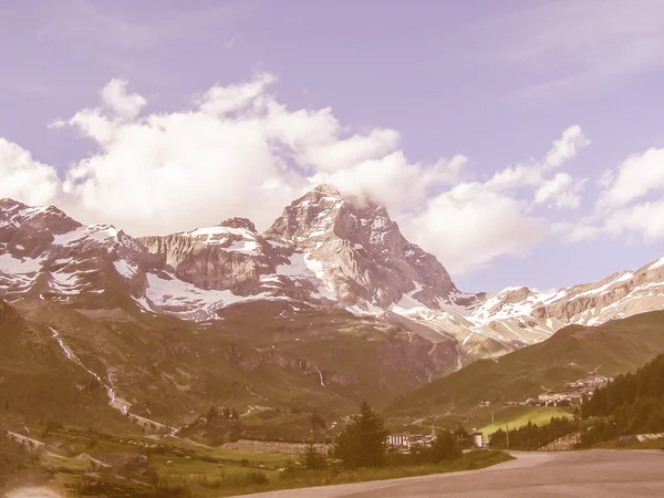 Retro Cervinia Aosta Vadisi arıyorsunuz — Stok fotoğraf