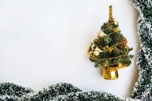 Dekorativní vánoční strom a věnec rám Stock Snímky