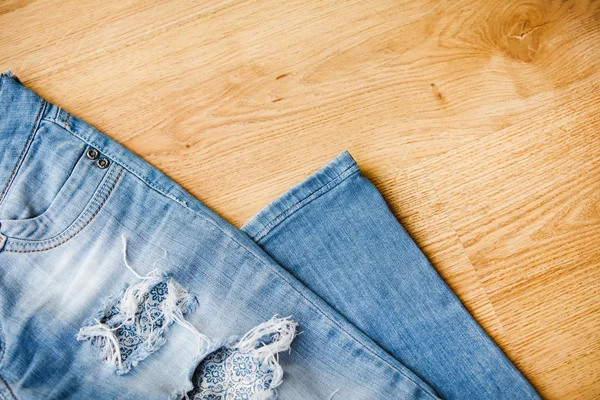 Del av rippade jeans — Stockfoto