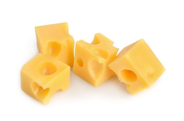 Beyaz arkaplanda izole edilmiş peynir