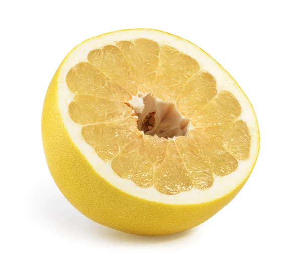 Pomelo eller kinesiska grapefrukt isolerat på den vita bakgrunden — Stockfoto