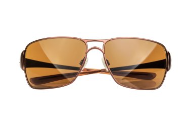 Güneş gözlükleri beyaz bir arkaplanda izole edilmiş