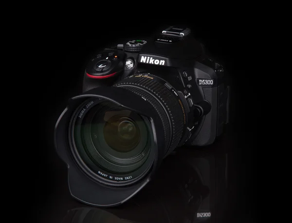 KYIV, UKRAINE - JUNE 19, 2015: Nikon d5300 camera with sigma 17- — Stock Photo, Image