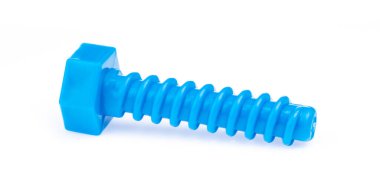 Beyaz arkaplanda izole edilmiş plastik cıvatalar veya fındıklar