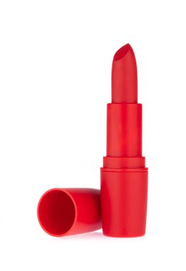 Beyaz arkaplanda izole edilmiş bir ruju kapat