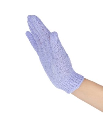 Beyaz arka planda izole edilmiş banyo eldiveni ile el.