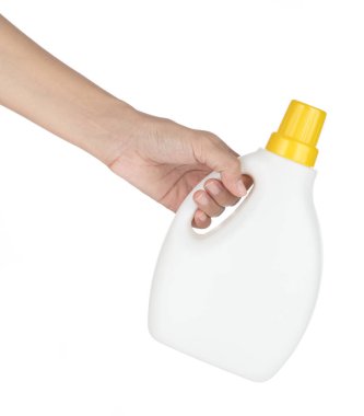 El ele tutuşan Sıvı Deterjanı beyaz arkaplanda izole