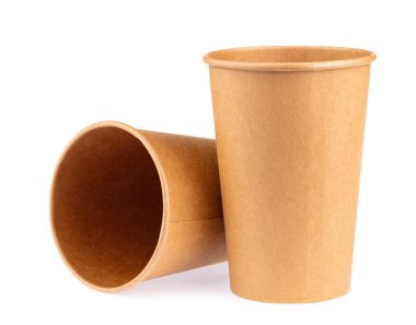 Kağıt bardak beyaz arkaplanda izole