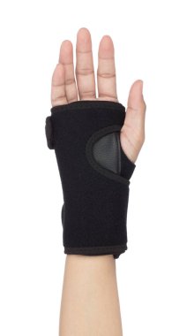 Destekçiyle el, beyaz arka planda izole edilmiş bileği korur.