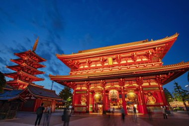 TOKYO JAPAN - 15 Mayıs 2019: Asakusa, Tokyo, Japonya 'daki Sensoji-ji Kızıl Japon Tapınağı
