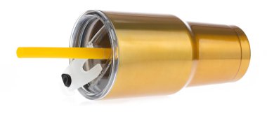 Beyaz arka planda izole edilmiş tüp altın Yeti bardağı.