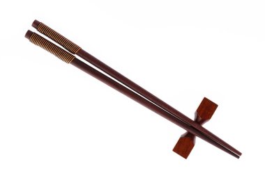 Beyaz arka planda izole edilmiş modern çubuklar.