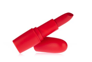 Beyaz arkaplanda izole edilmiş bir ruju kapat