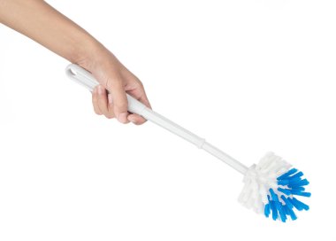 Beyaz arka planda el yapımı tuvalet fırçası izole edilmiş.