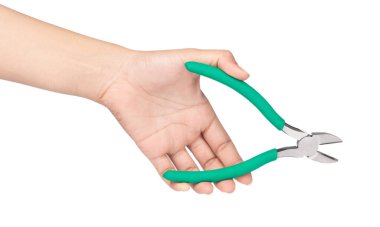 El ele tutuşup, beyaz arka planda izole edilmiş pense kesiyorum.