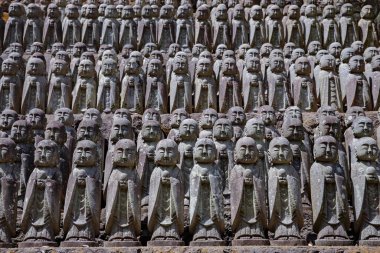 KAMAKURA, Japon Mayıs - 16, 2019: Hasedera Tapınağındaki Budist Heykeller