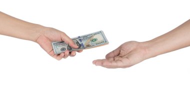 Diğer ele para desteleri teslim beyaz arka planda izole. 