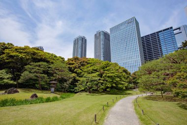 TOKYO JAPAN Mayıs - 18, 2019: Chuo ilçesindeki Hamarikyu Bahçeleri, Toyko, Japonya