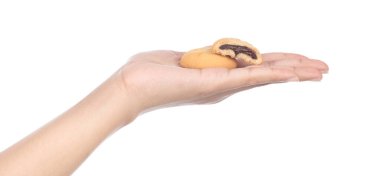 Beyaz arka planda izole çikolatalı kurabiye