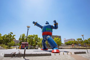 KOBE, JAPAN Mayıs - 23, 2019: Kobe, Japonya 'daki Tetsujin-28 (nam-ı diğer Gigantor) dev heykeli